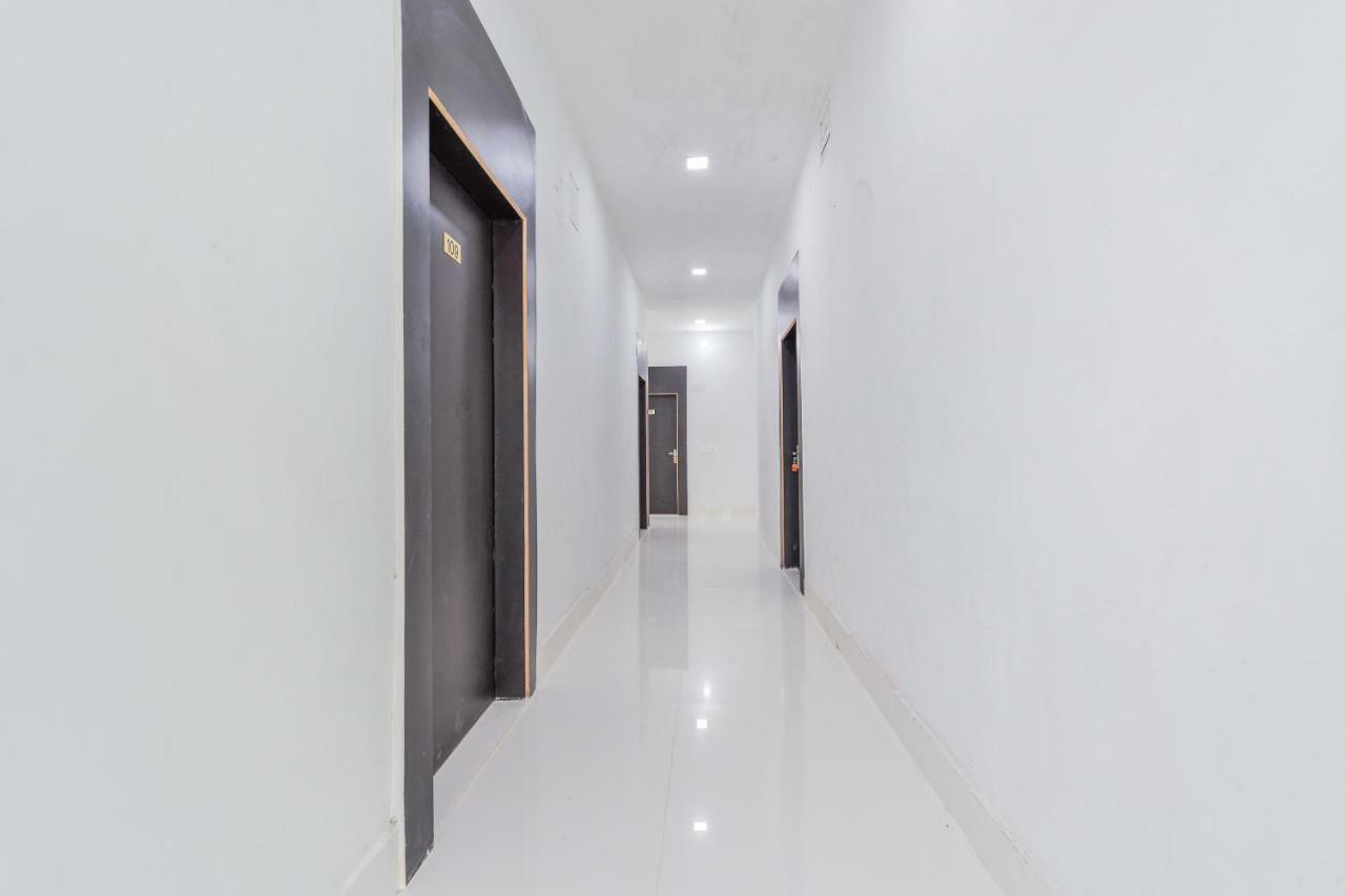 Oyo 43505 Hotel The White House Hisār Exteriör bild